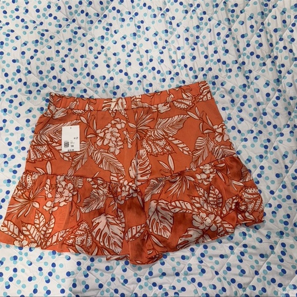 Forever 21 Floral Mini Skirt - Picture 2 of 4